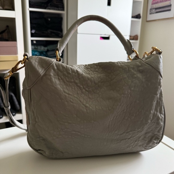 Marc By Marc Jacobs Designer Gray Amee Leather Crossbody Bag and Gold Hardware - Picture 9 of 13
